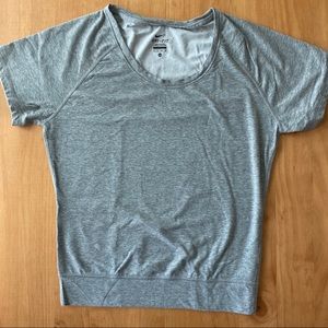 NIKE DRI FIT GREY SHORT SLEEVE TOP SZ XS